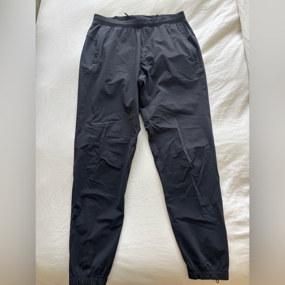 COPY - Lululemon Athletica Black Jogger Sweatpants with Technical Fabric
